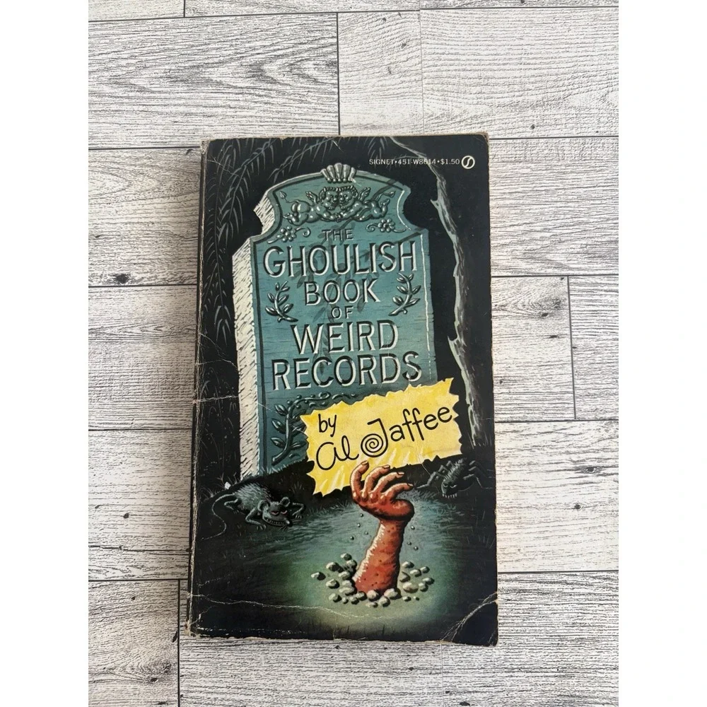 The Ghoulish‎ Book of Weird Records by Al Jaffee 1979 Paperback First Printing